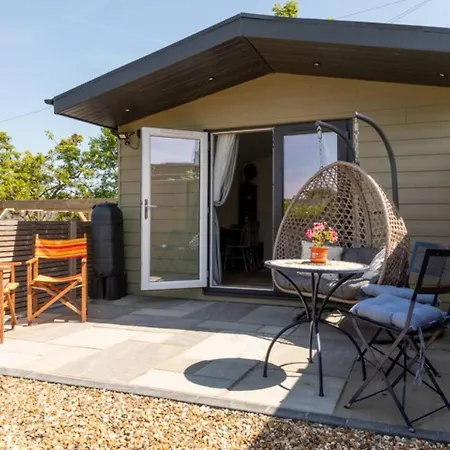 Pear Tree Cabin Whitstable Exterior photo